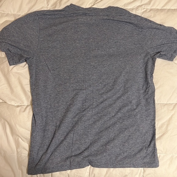 Vineyard Vines - Men’s Medium Edgartown T-Shirt - Picture 4 of 4